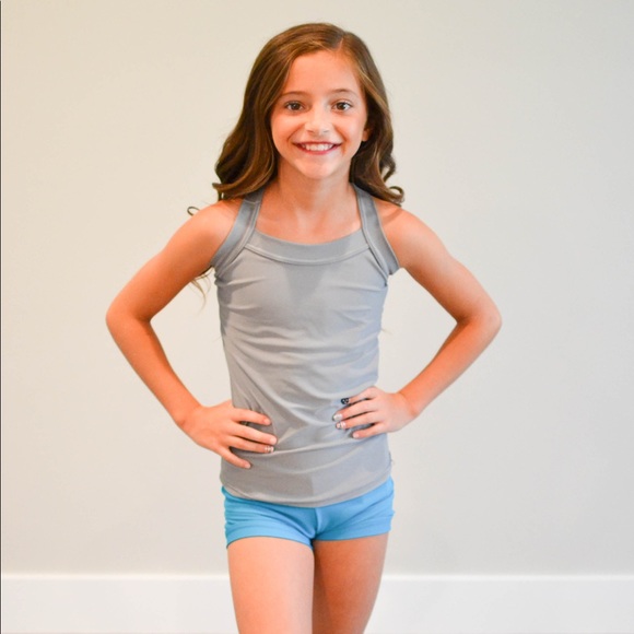 New, Gray Stretch Fitted Cross-back Tanks 💪🏼 - Picture 1 of 4